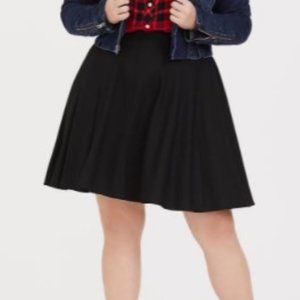 Torrid Black Pleated Twill Mini Skirt